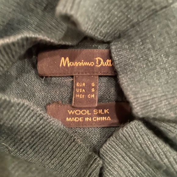Massimo Dutti wool/silk oversized turtleneck sweater in emerald green - Picture 5 of 8